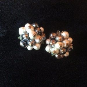 Laguna Vintage Stamped Faux Black and White Pearl Cluster Retro Clip On Earrings